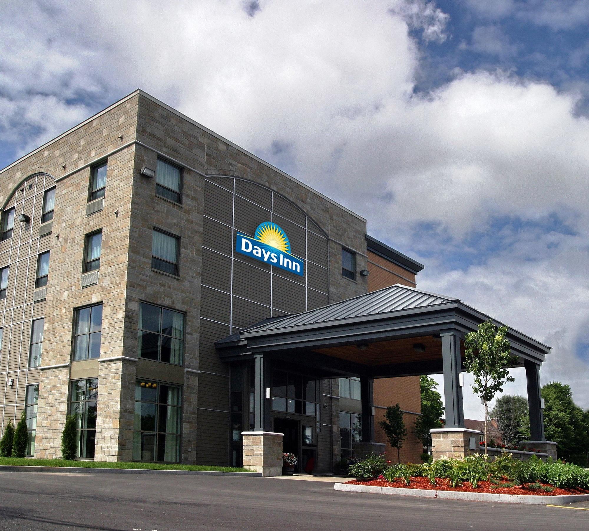 Days Inn By Wyndham Lévis Exteriör bild