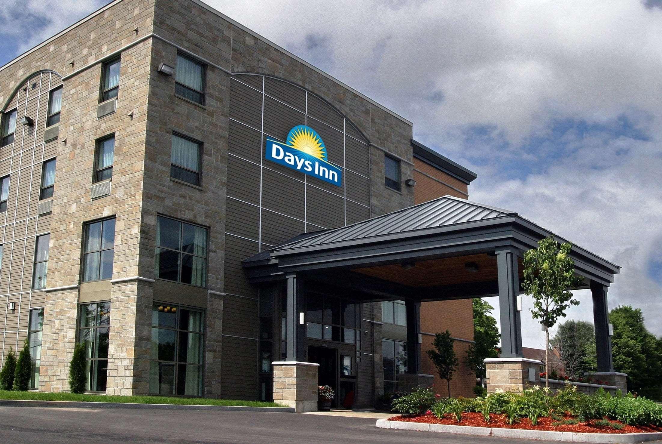 Days Inn By Wyndham Lévis Exteriör bild